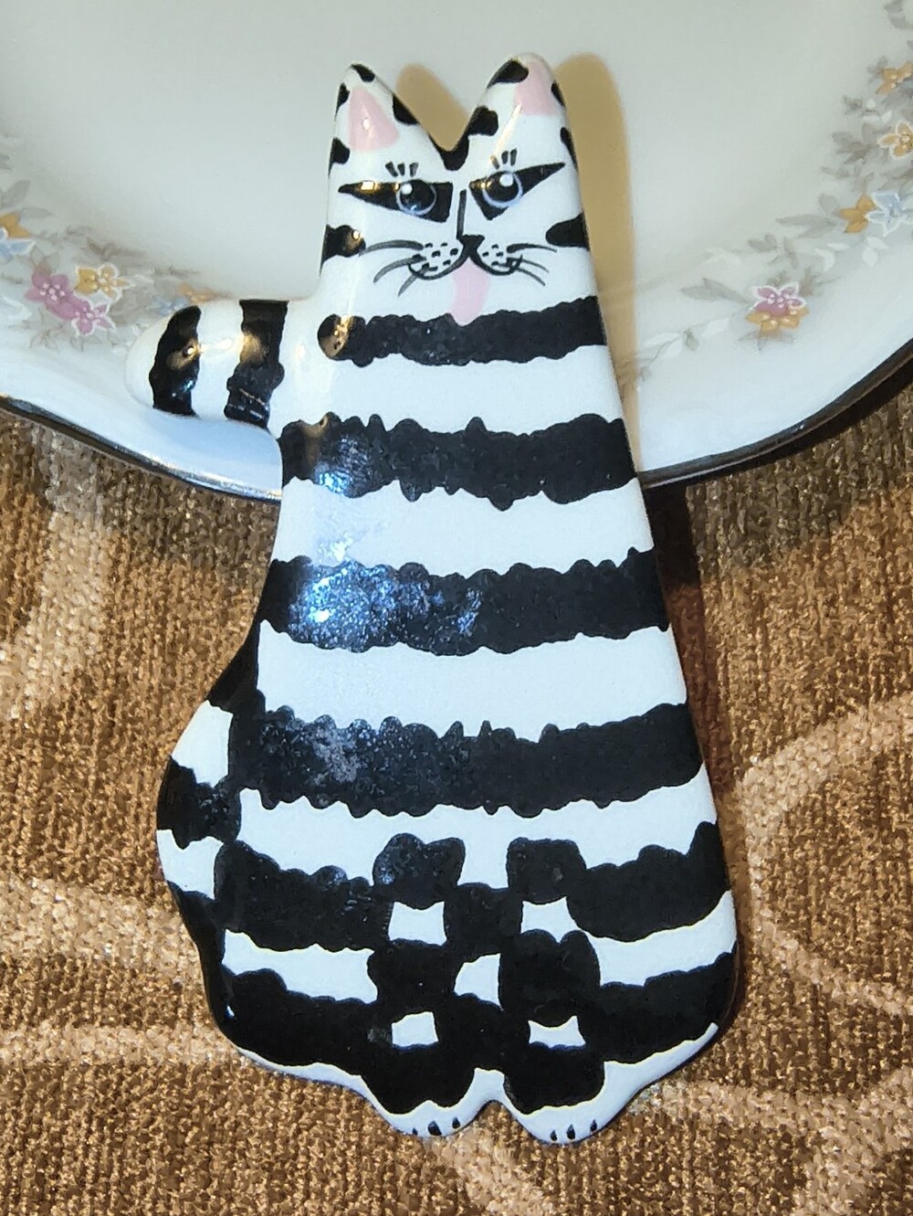 Vtg RUBY Z Whimsical LARGE CERAMIC BLACK AND WHITE CAT BROOCH